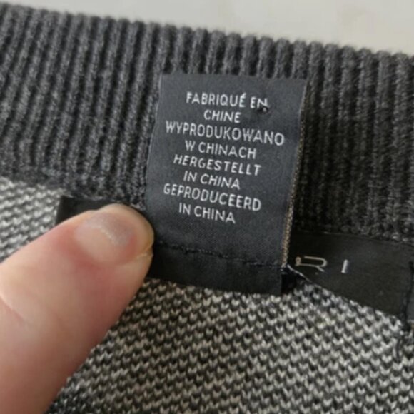 Tahari Gray & White/Black Checkered Plaid Sweater Size L Crew Neck, Soft Thick. - Picture 9 of 9